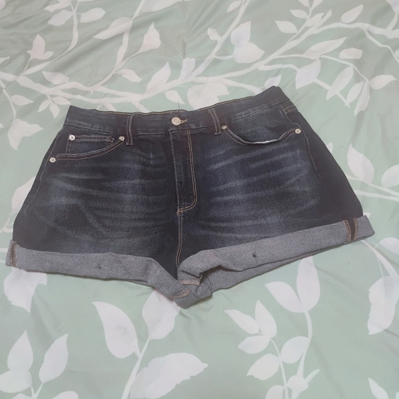 No Boundaries Dark Blue Jean Shorts - Picture 1 of 7
